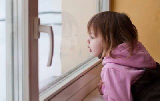 Chraňte svá okna. Před profesionálními zloději i nejdražšími dětmi. 